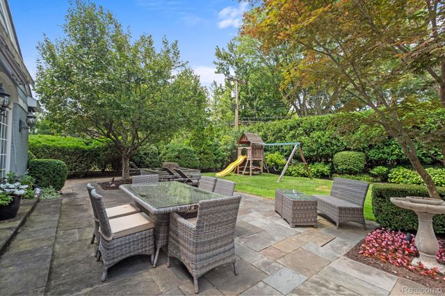 3390 Burning Bush Road, Bloomfield Hills, MI 48301