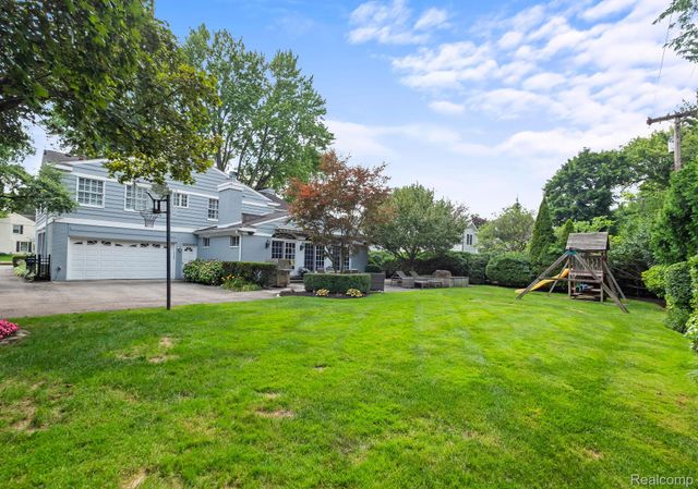 3390 Burning Bush Road, Bloomfield Hills, MI 48301