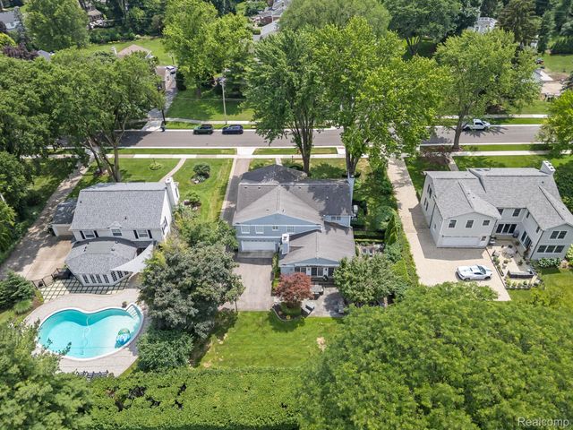3390 Burning Bush Road, Bloomfield Hills, MI 48301