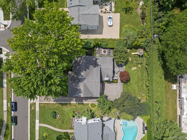 3390 Burning Bush Road, Bloomfield Hills, MI 48301