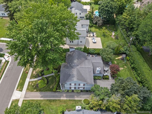 3390 Burning Bush Road, Bloomfield Hills, MI 48301