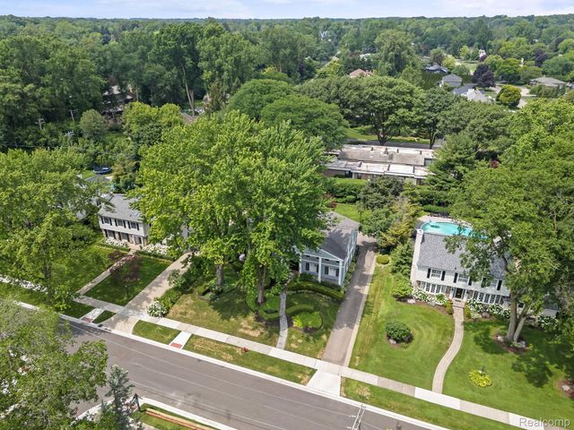 3390 Burning Bush Road, Bloomfield Hills, MI 48301
