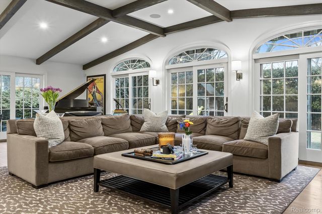 3390 Burning Bush Road, Bloomfield Hills, MI 48301