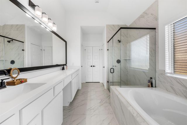 11918 Autumn Leaf Drive, Mont Belvieu, TX 77535