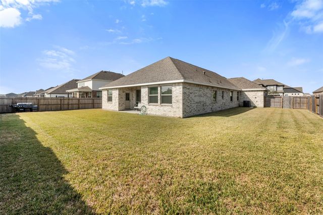 11918 Autumn Leaf Drive, Mont Belvieu, TX 77535