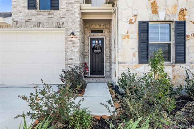 11918 Autumn Leaf Drive, Mont Belvieu, TX 77535