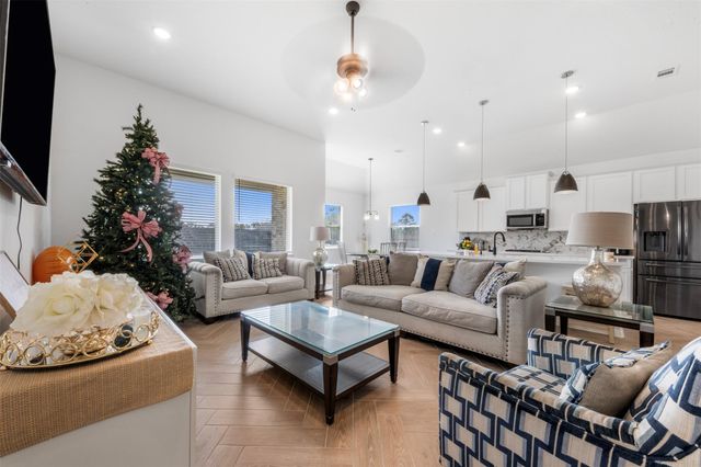 11918 Autumn Leaf Drive, Mont Belvieu, TX 77535