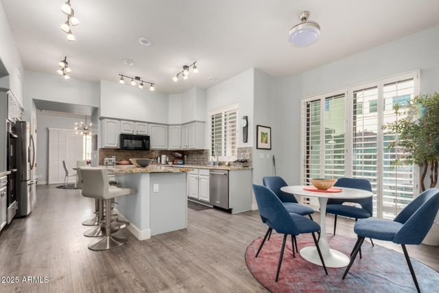 333 N PENNINGTON Drive 15, Chandler, AZ 85224