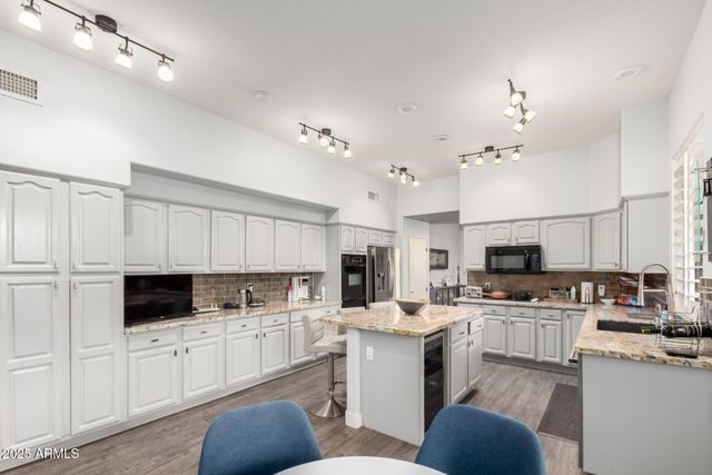 333 N PENNINGTON Drive 15, Chandler, AZ 85224