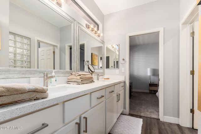 333 N PENNINGTON Drive 15, Chandler, AZ 85224