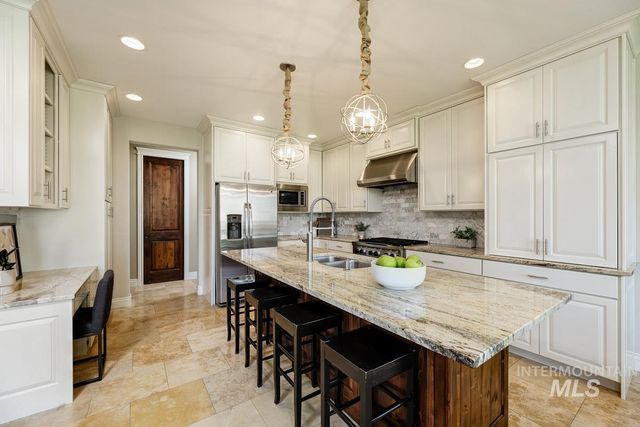 4212 W Pine Meadows Drive, Eagle, ID 83616