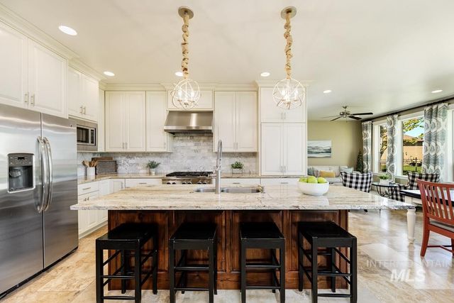 4212 W Pine Meadows Drive, Eagle, ID 83616