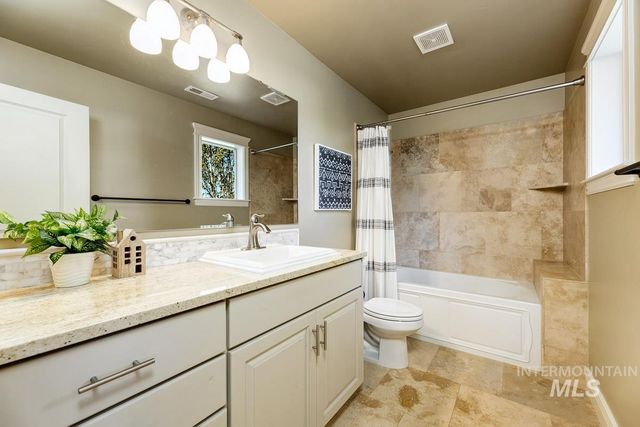 4212 W Pine Meadows Drive, Eagle, ID 83616