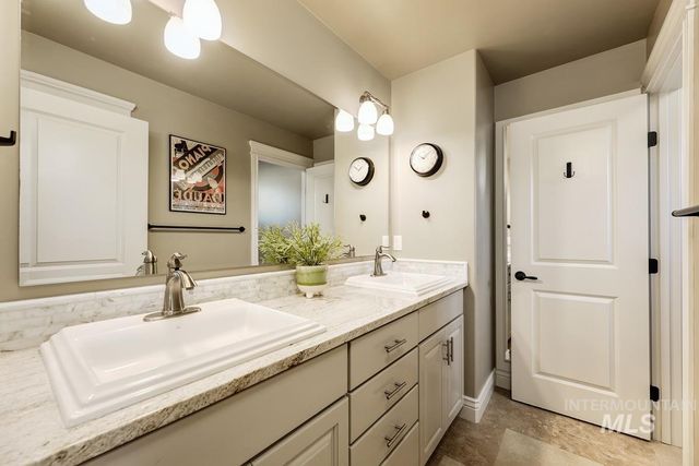 4212 W Pine Meadows Drive, Eagle, ID 83616