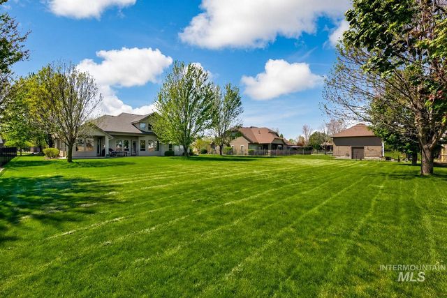 4212 W Pine Meadows Drive, Eagle, ID 83616