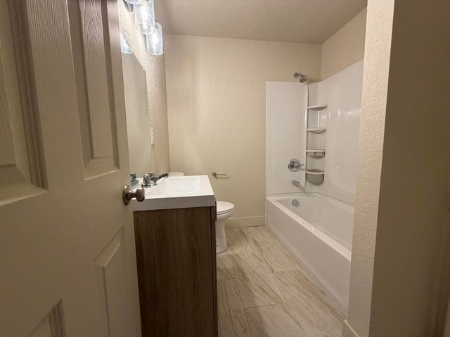 4225 Summers Lane, Klamath Falls, OR 97603