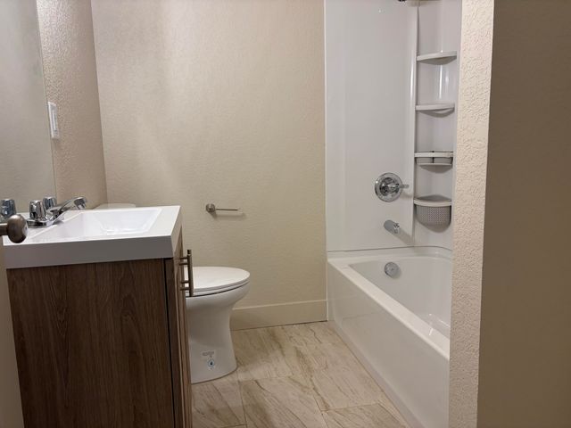 4225 Summers Lane, Klamath Falls, OR 97603