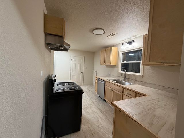 4225 Summers Lane, Klamath Falls, OR 97603