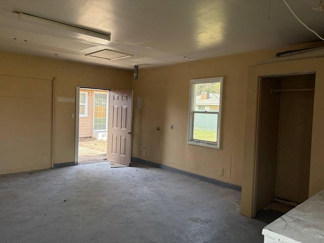 4225 Summers Lane, Klamath Falls, OR 97603