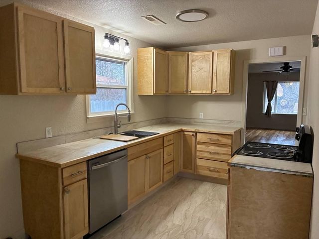 4225 Summers Lane, Klamath Falls, OR 97603