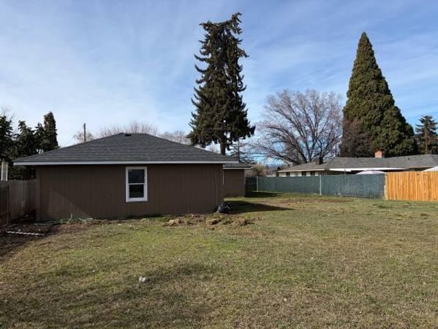 4225 Summers Lane, Klamath Falls, OR 97603