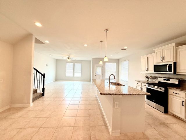 16004 Farringdon Street, Fort Worth, TX 76247