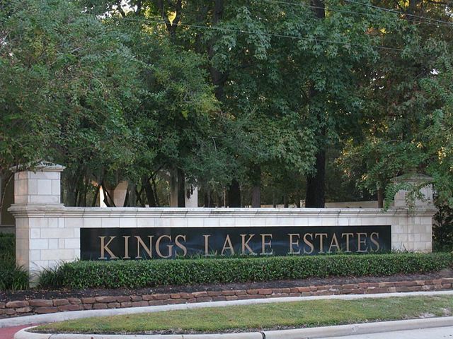 73 Kings Lake Estates Boulevard, Humble, TX 77346