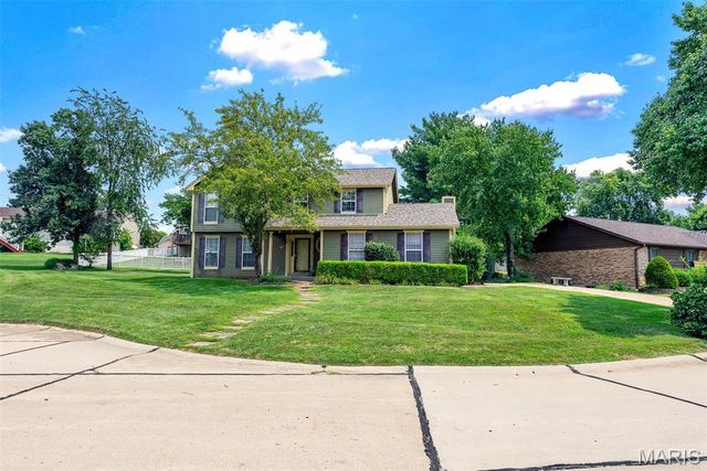 13 Tremaine Court, St Charles, MO 63304