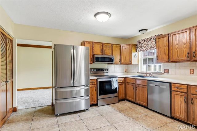 13 Tremaine Court, St Charles, MO 63304
