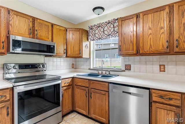 13 Tremaine Court, St Charles, MO 63304