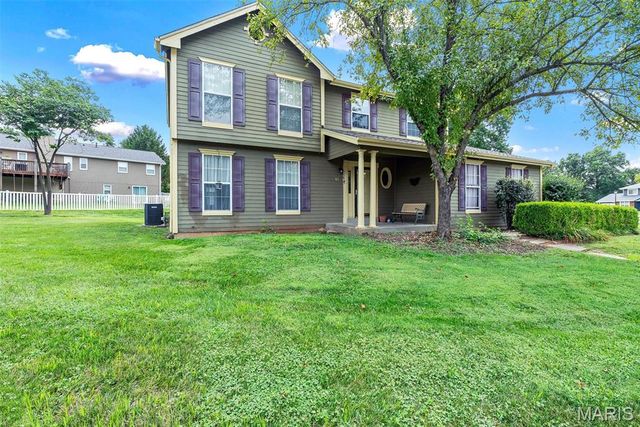 13 Tremaine Court, St Charles, MO 63304