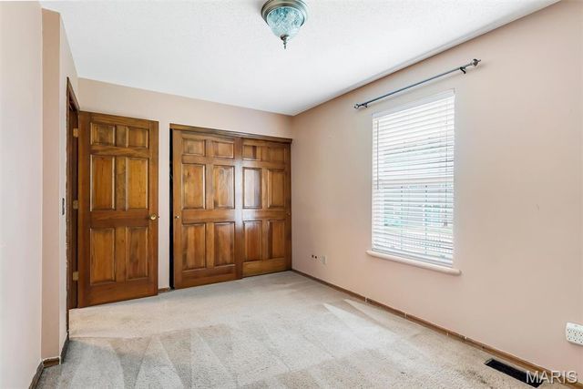 13 Tremaine Court, St Charles, MO 63304