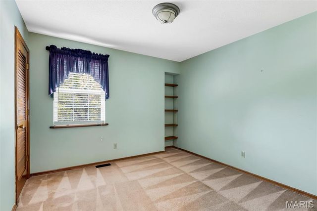 13 Tremaine Court, St Charles, MO 63304