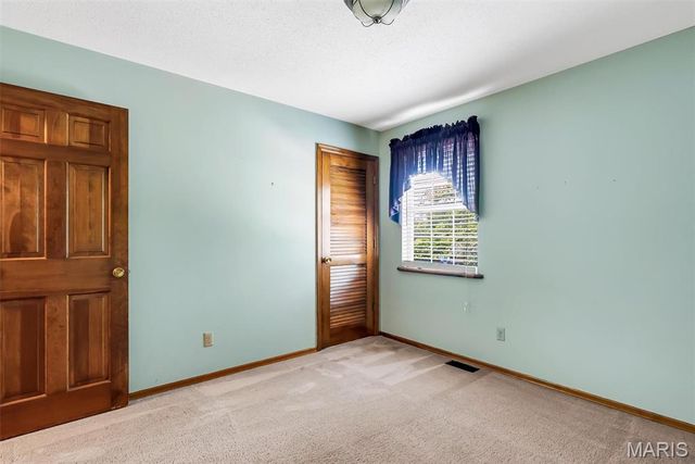 13 Tremaine Court, St Charles, MO 63304