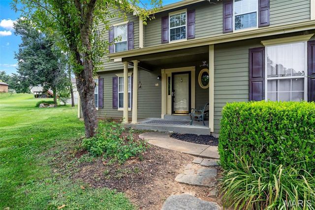 13 Tremaine Court, St Charles, MO 63304