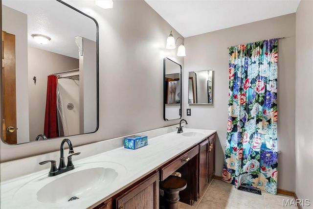 13 Tremaine Court, St Charles, MO 63304