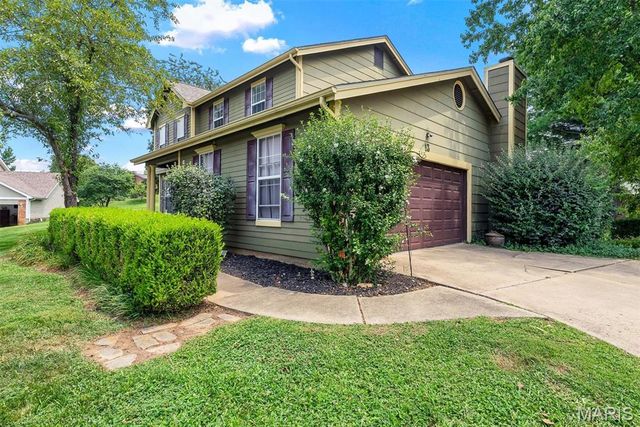 13 Tremaine Court, St Charles, MO 63304