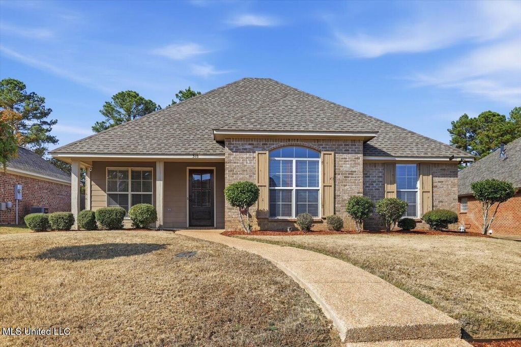 318 Austin Circle, Brandon, MS 39047