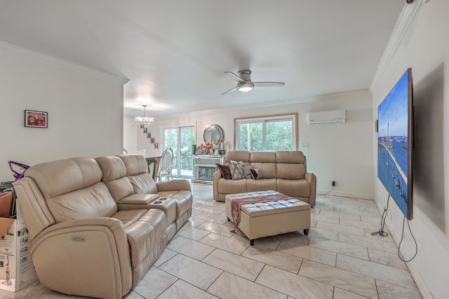 7 Dogwood Lane, Walterboro, SC 29488