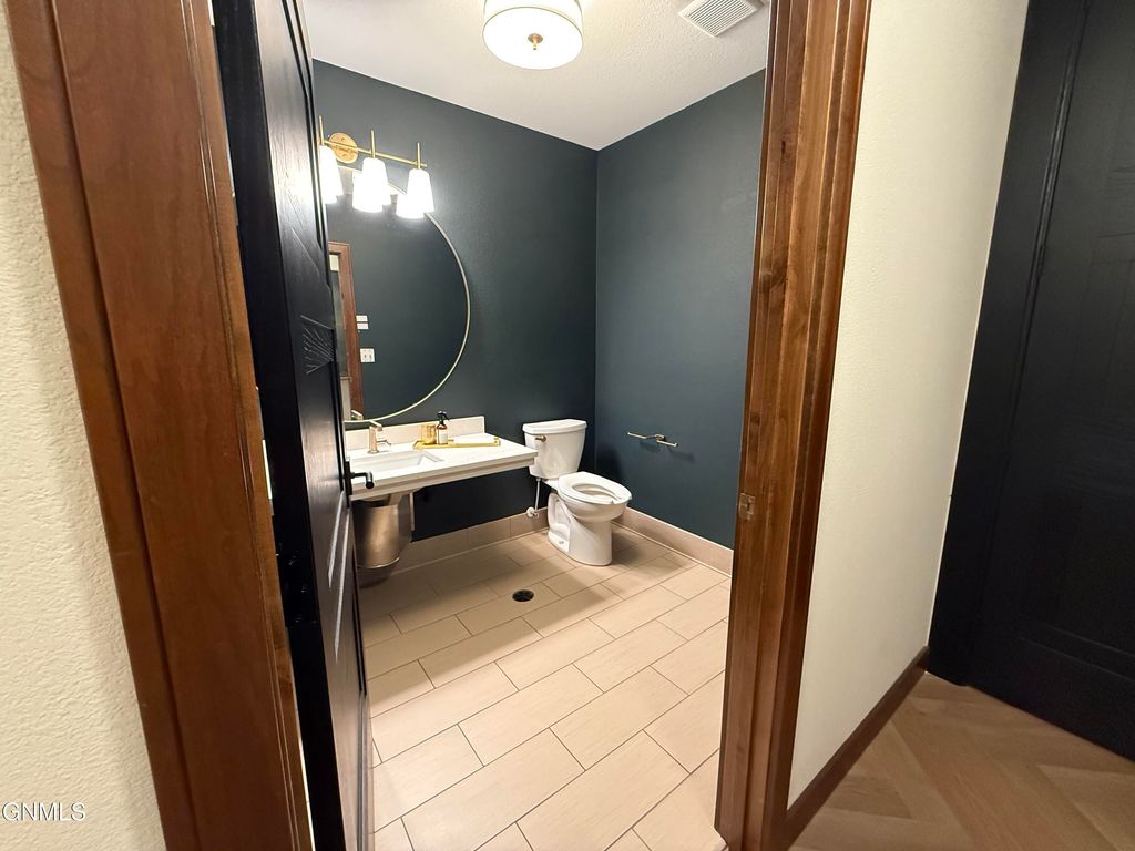 3250 Rock Island Pl Place, Bismarck, ND 58504 photo 12