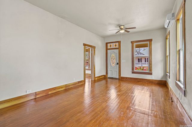 235 CORNELL AVE, San Antonio, TX 78201