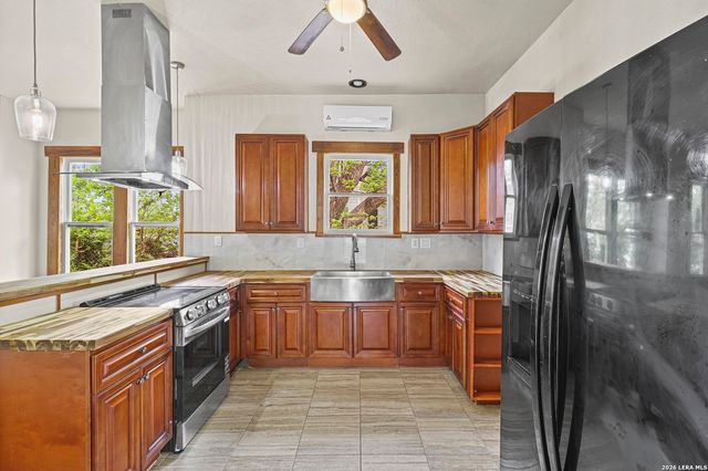 235 CORNELL AVE, San Antonio, TX 78201