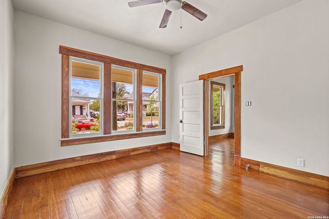 235 CORNELL AVE, San Antonio, TX 78201