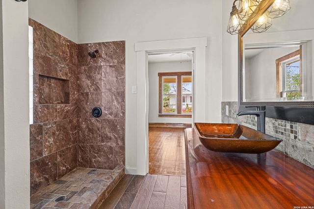 235 CORNELL AVE, San Antonio, TX 78201