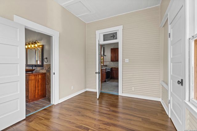 235 CORNELL AVE, San Antonio, TX 78201