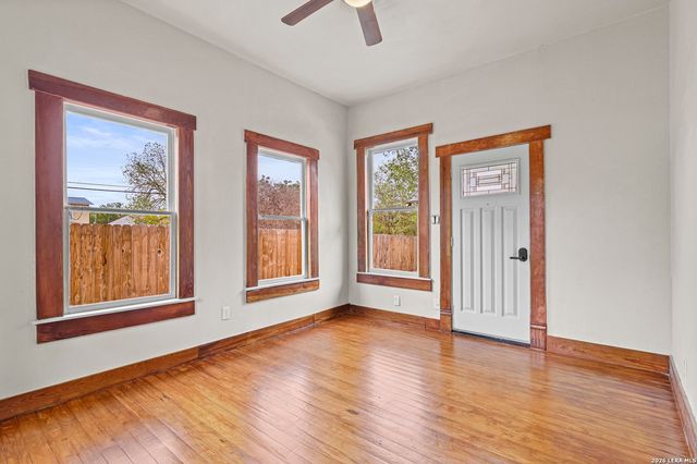 235 CORNELL AVE, San Antonio, TX 78201