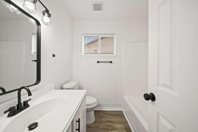 5610 Arthington Street, Houston, TX 77053