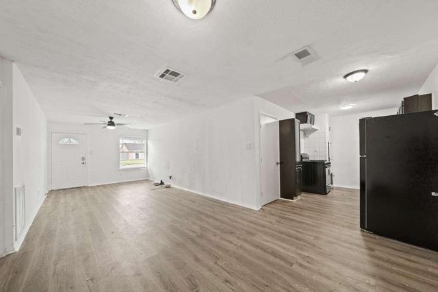 5610 Arthington Street, Houston, TX 77053