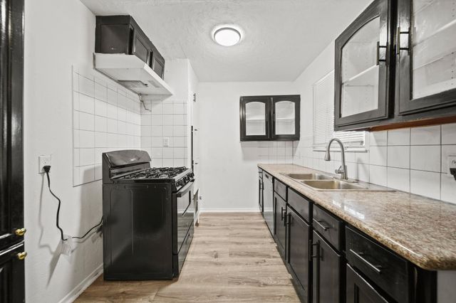 5610 Arthington Street, Houston, TX 77053