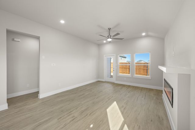 7404 Summer Sunset Drive, Denton, TX 76249